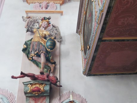 Kirche St. Michael Sachrang Heiligenfigur, © Tourist Info Aschau i.Ch.