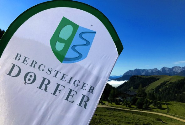 Bergsteigerdörfer Schleching und Sachrang_Fahne, © Tourist Info Aschau i.Ch.