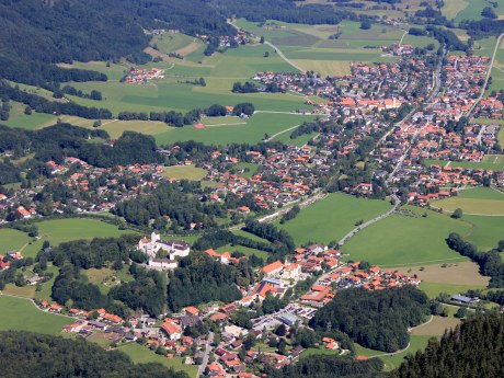 Blick auf Aschau im Chiemgau mit Schloss Hohenaschau, © Tourist Info Aschau
