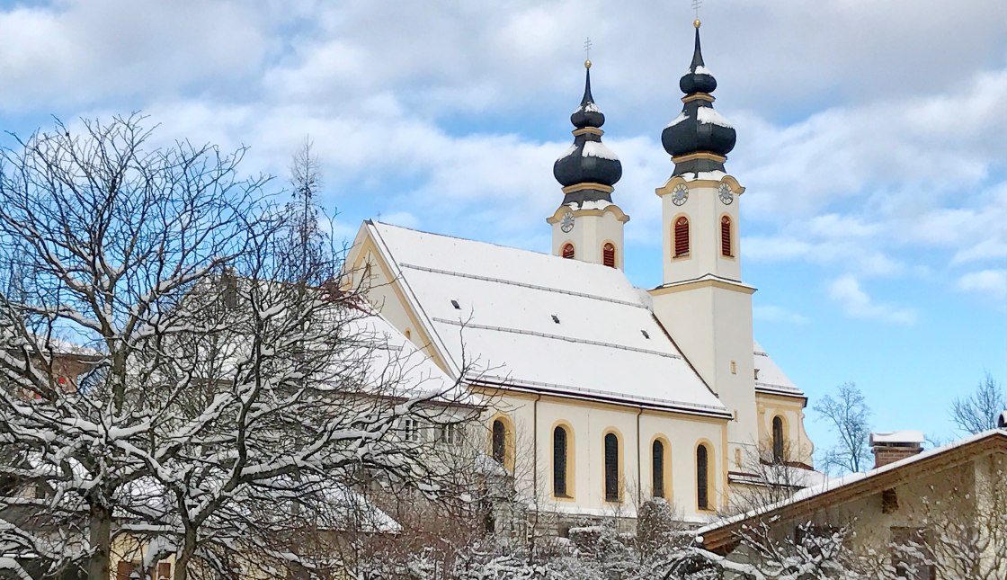Kirche Aschau Winter