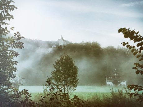 Schloss Hohenaschau im Nebel, © H. Reiter