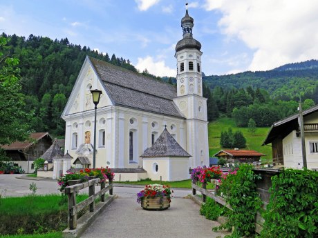 Kirche St. Michael Sachrang, © Tourist Info Aschau i.Ch.