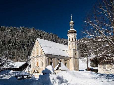 Kirche Sachrang im Winter, © Joachim Brahms