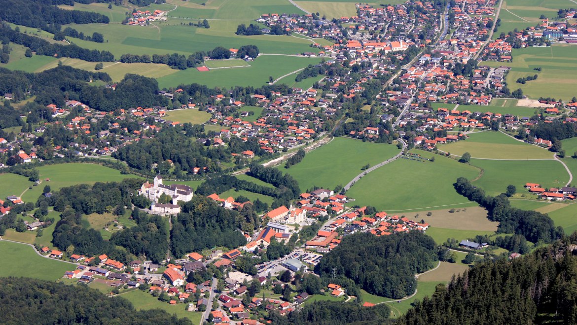 Blick auf Aschau im Chiemgau mit Schloss Hohenaschau, © Tourist Info Aschau