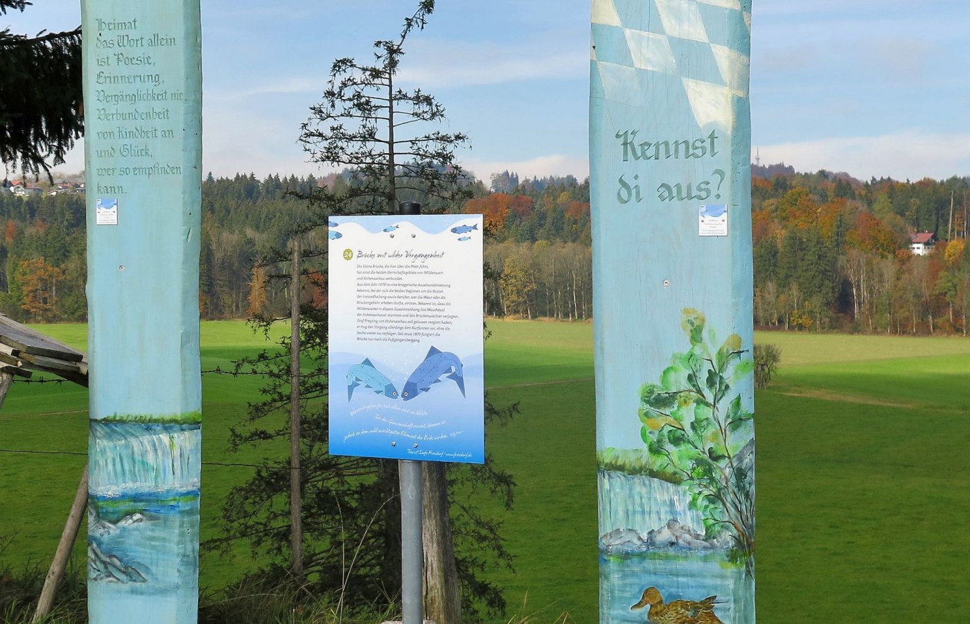Holzstele Prientaler Flusslandschaft in Frasdorf, © Tourist Info Aschau i.Ch.