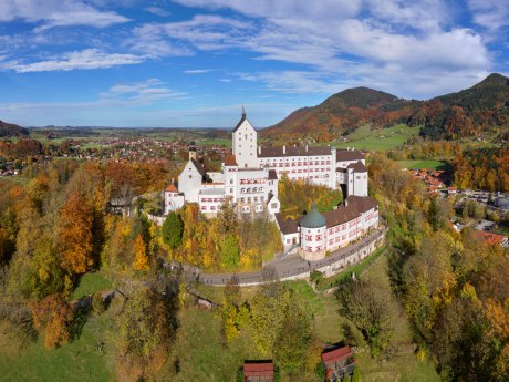 Schloss Hohenaschau im Herbst, © www.gix.at